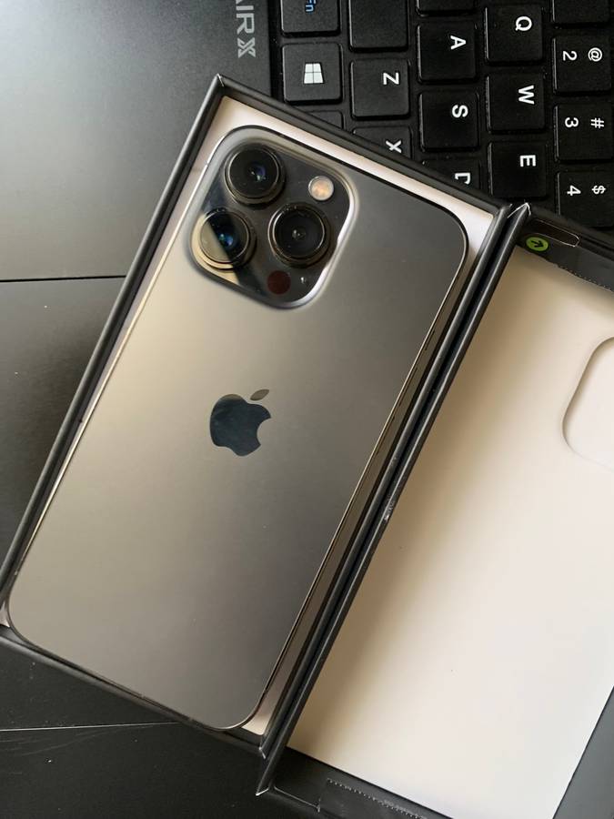 iPhone 13 Pro 256GB Graphite as GOOD as NEW *PRICED TO GO*
