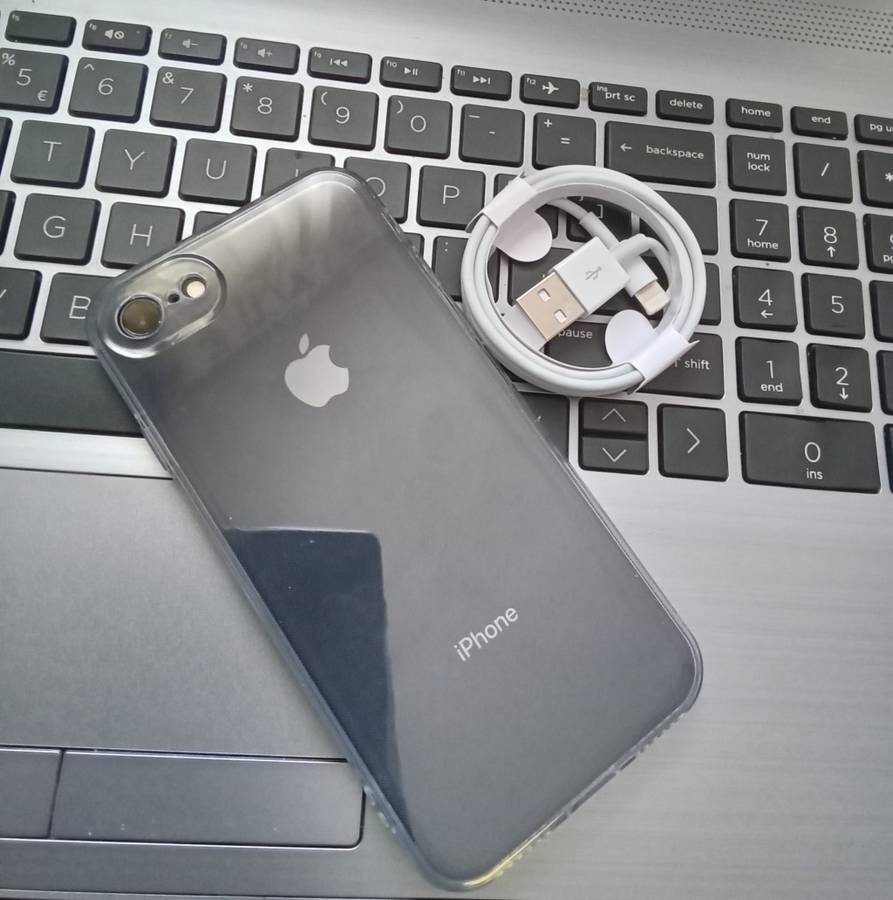 iPhone 8 64GB Black *Excellent Battery Health*