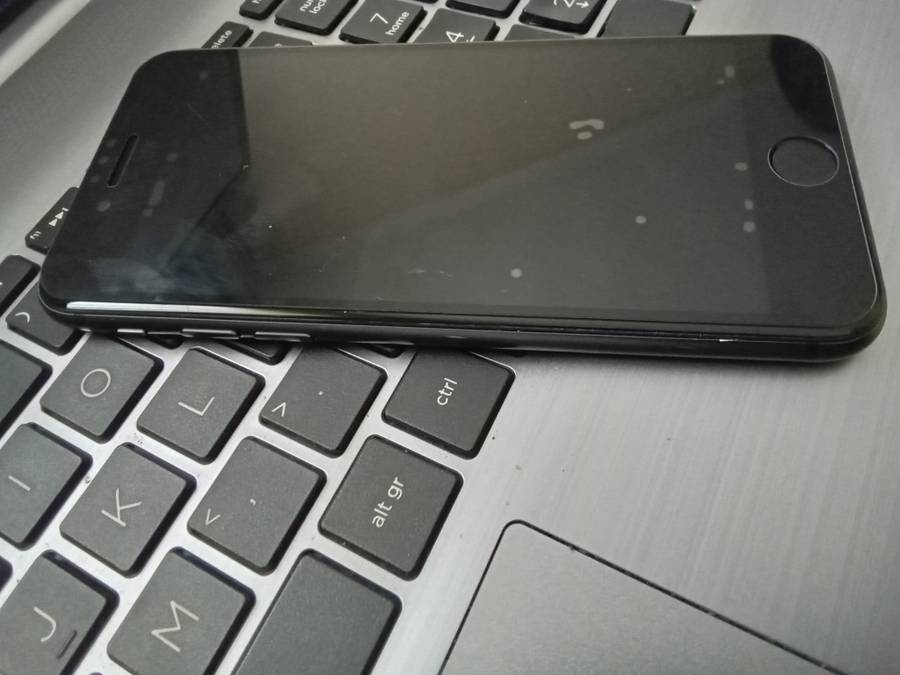 iPhone 8 64GB Black *Excellent Battery Health*