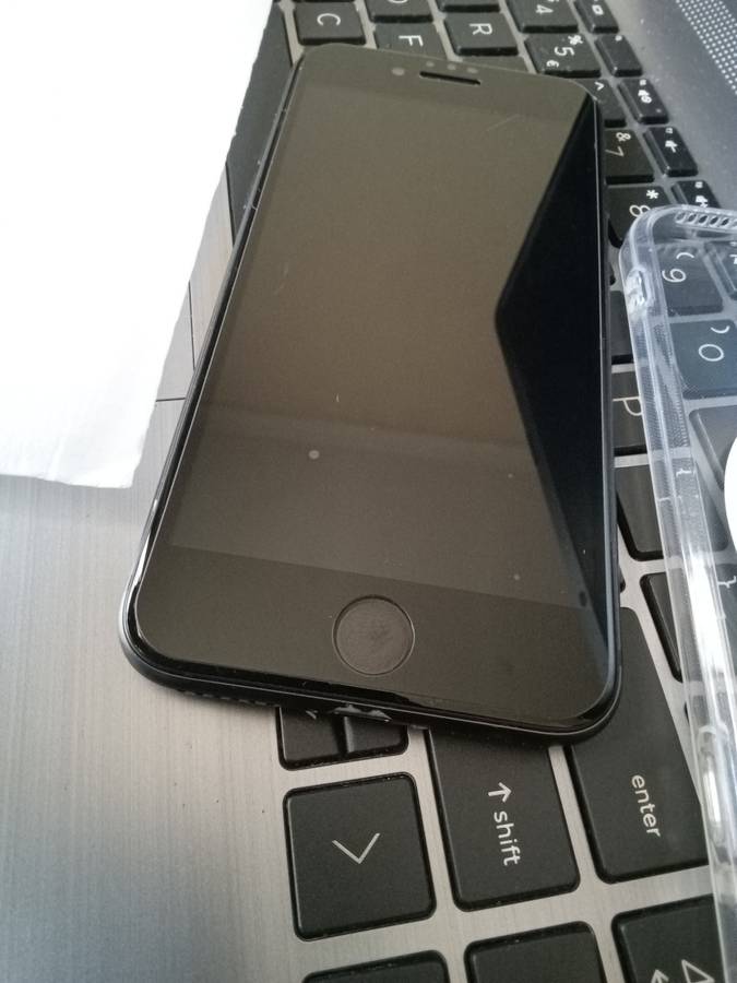 iPhone 8 64GB Black *Excellent Battery Health*