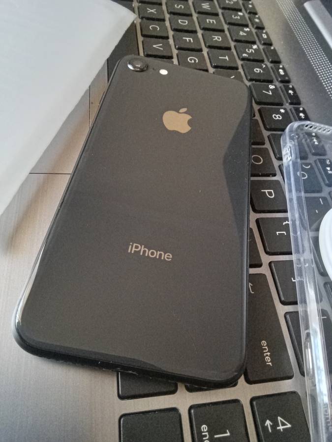 iPhone 8 64GB Black *Excellent Battery Health*