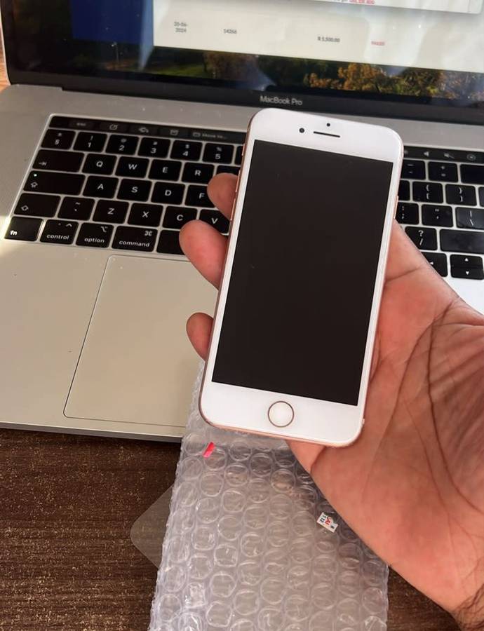 Apple iPhone 8 64GB - Gold