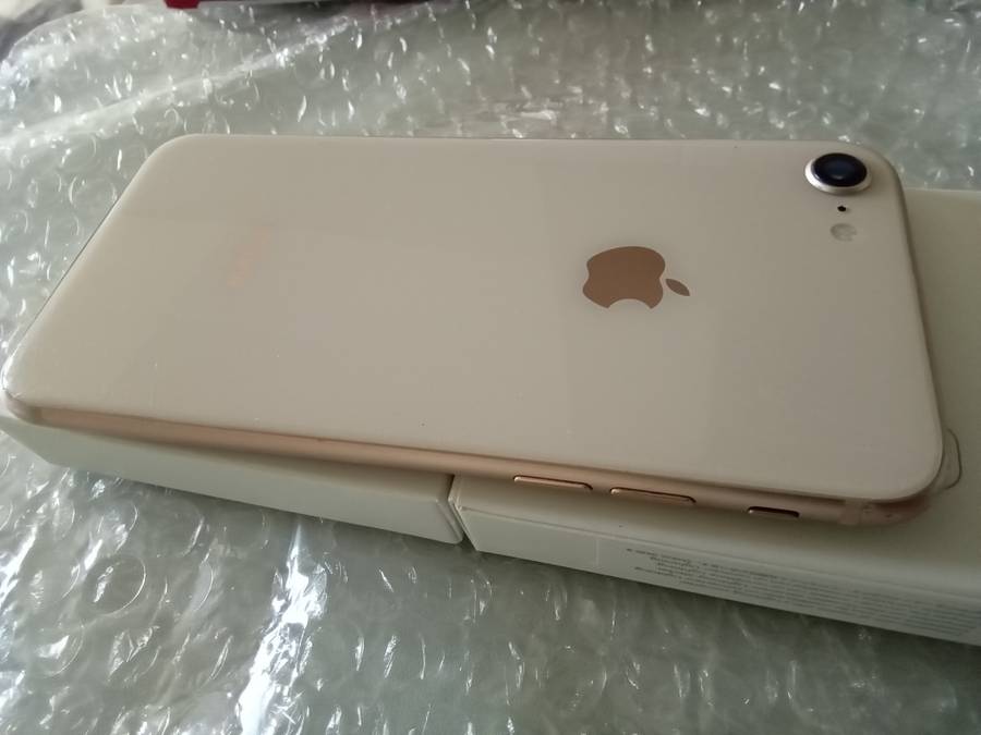 Apple iPhone 8 64GB - Gold