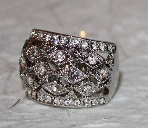 DRESS RING