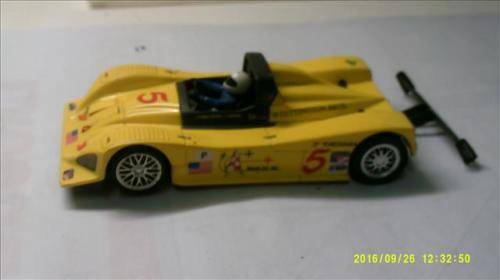 132 SCALE FLY SLOT CAR LOLA B98/10 (REPAIRS)