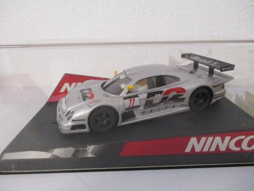 1/32 SCALE NINCO SLOT CAR MERCEDES CLK (NC2 MOTOR)