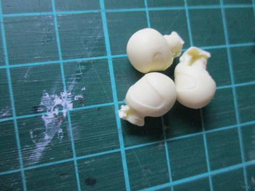 1/32 SCALE SLOT CAR DRIVERS HEAD WITH HELMET