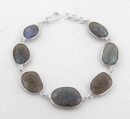 Handcrafted 12 Gm Designer Labradorite Gemstone Bracelet in Silver