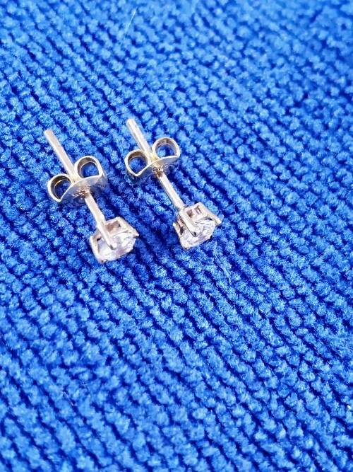 Gold studs