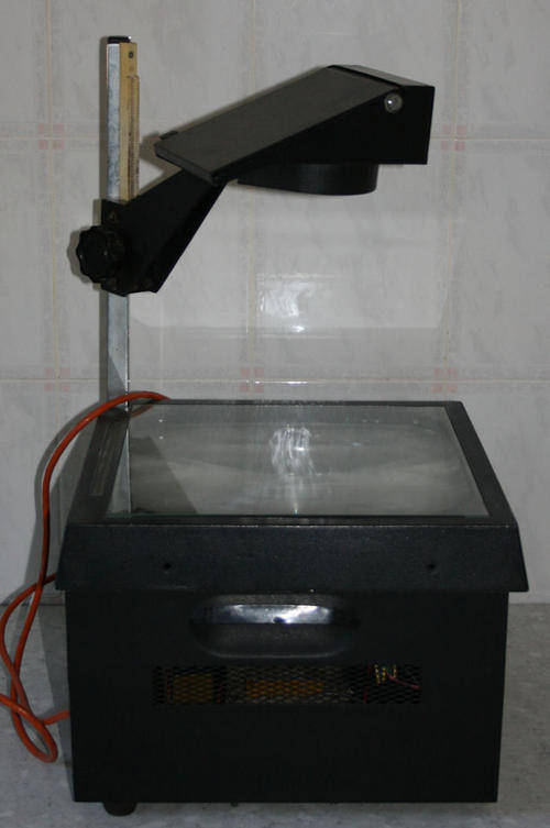 OVERHEAD PROJECTOR