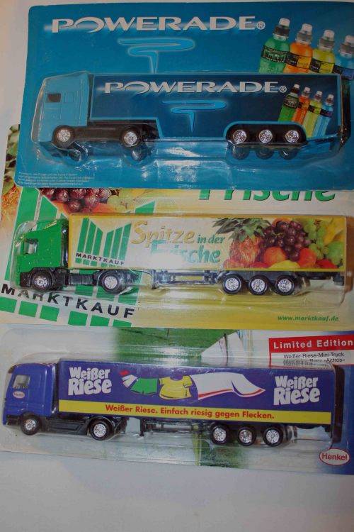 HO Scale Model Trucks (X6)