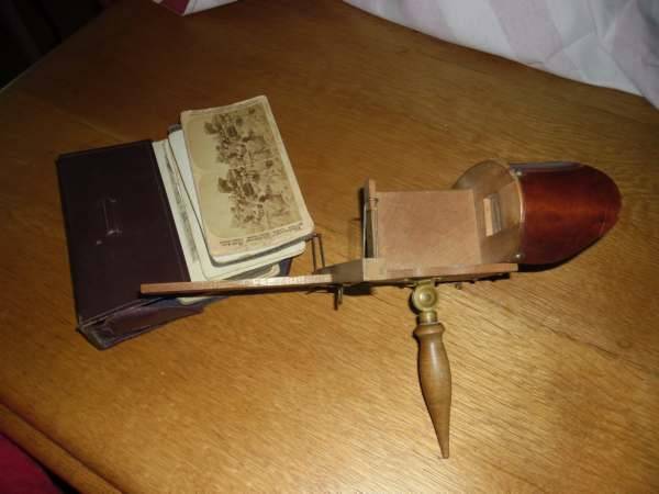 VINTAGE 3D VIEWER WITH PICTURES CIRCA 1900