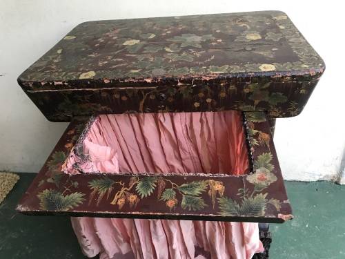 Victorian Worktable on original castors (75 x 62 x 42 cm )