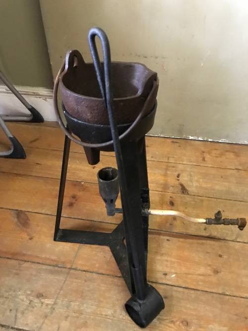 Vntage Cast Iron Melting Pot and Tools ( 49 cm high)