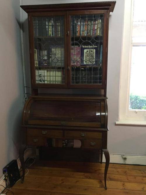 BEAUTIFUL WALNUT BUREAU BOOKCASE WITH LEADGLASS DOORS CIRCA 1890 ( 230 x 121 x 62 cm )