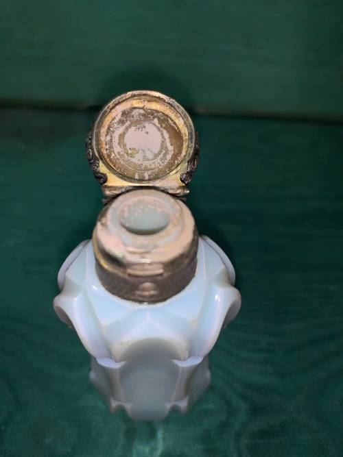 VINTAGE PERFUME BOTTLE ( 10 CM )