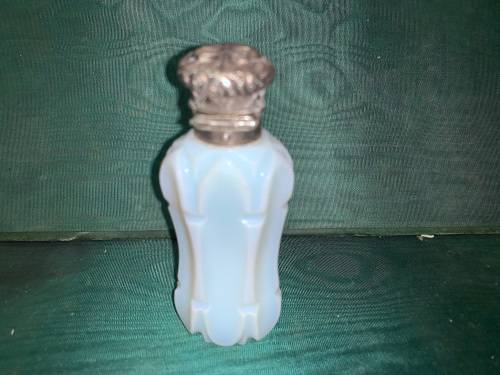 VINTAGE PERFUME BOTTLE ( 10 CM )