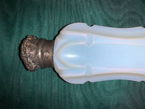 VINTAGE PERFUME BOTTLE ( 10 CM )