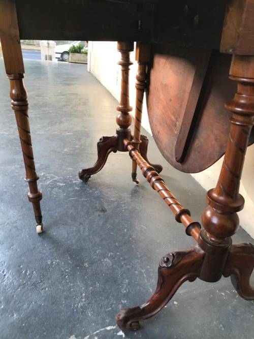 Beautiful Victorian Burr Walnut Sutherland Table circa 1890