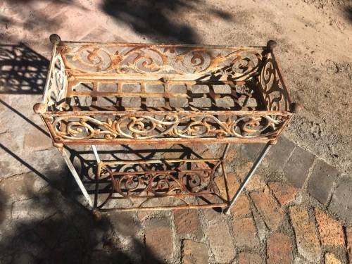 Very nice Cast Iron Plant Stand ( 52 x 21 x 71 cm )