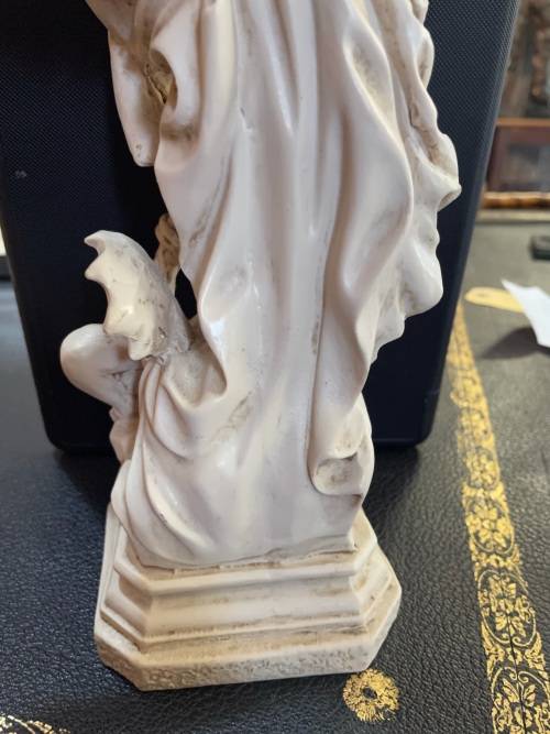 BEAUTIFUL STATUE OF ARCHANGEL MICHEAL CONQUERING THE DEVIL (32 CM )