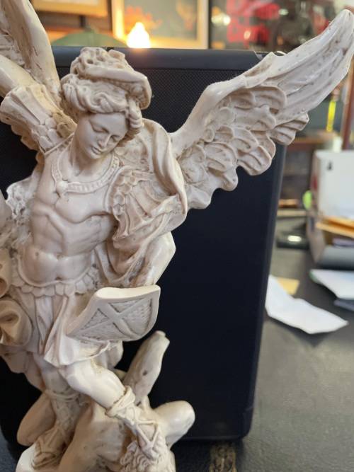 BEAUTIFUL STATUE OF ARCHANGEL MICHEAL CONQUERING THE DEVIL (32 CM )