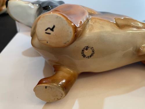 Daschund Beswick ( 23 x 14 cm )