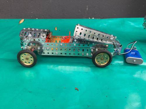 Meccano Bus and Racecar ( 30 x 36 cm )