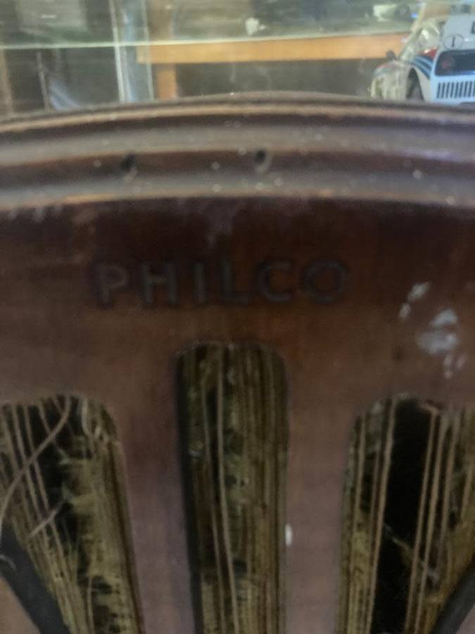 Vintage Philco Radio ( 53 x 43 x 30 cm )