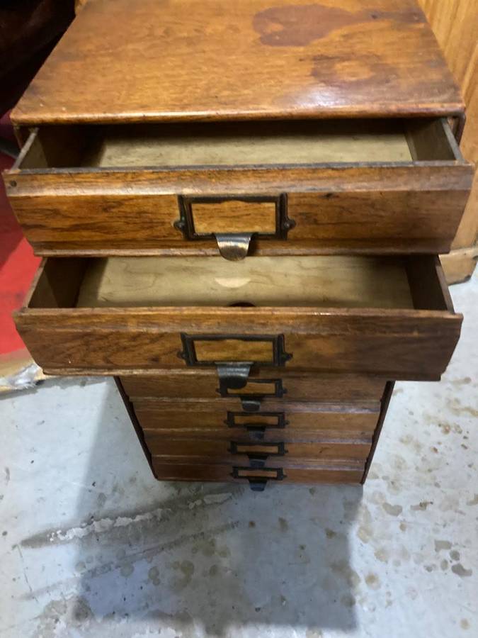 Oak 8 Drawer Filing Cabinet ( 60 x 25 x 32 cm )