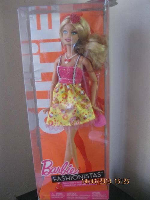 Barbie-Fashionista Swappin' Styles