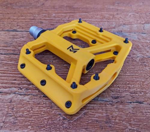 Marvel Avenger Platform Pedals (YELLOW)