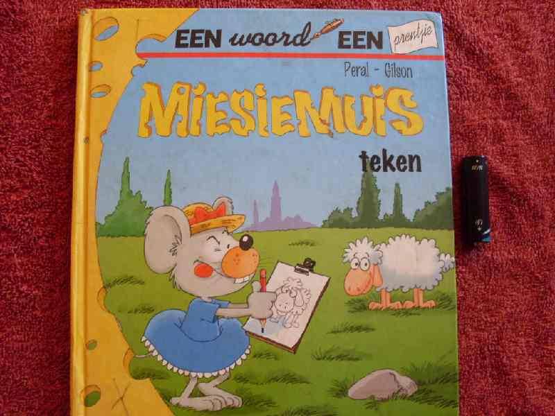 Miesiemuis - Peral Gilson
