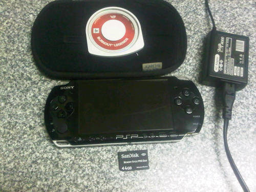 Original Sony PSP (E3000) + 4GB Memory & Pouch - Games also available