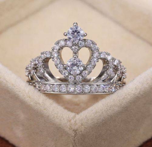 **New** Princess Crown Ring , Diamond Crystal 925 Silver Plated ~ Craze Auction  !