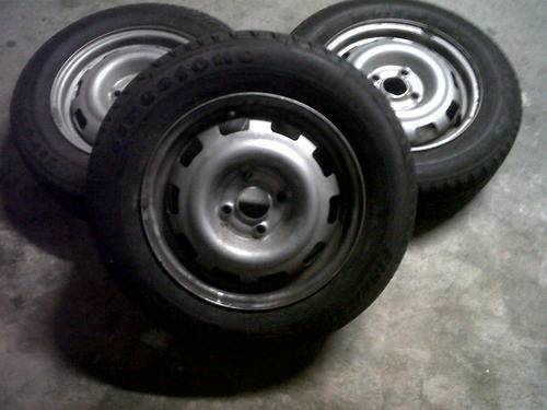2 x Firestone Firehawk 185/65 R14 tyres and Rim