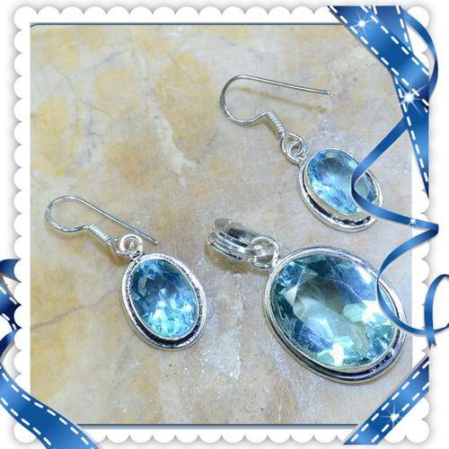 ***SENSATIONAL*** BLUE TOPAZ 925 STERLING SILVER PENDANT AND EARRING SET