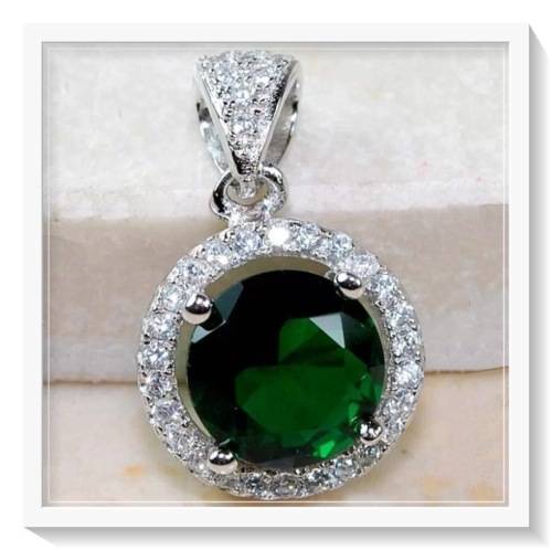1 CT EMERALD QUARTZ ,WHITE TOPAZ GEMSTONE IN 100% SOLID SILVER PENDANT