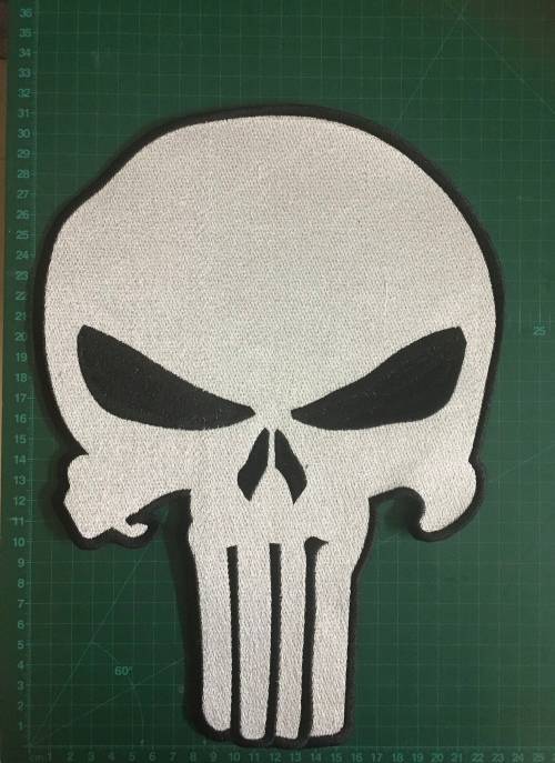 BDG545 Punisher look Skull - large 32cm x 23cm