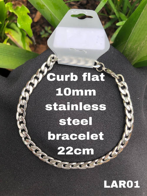 LAR01 Curb stainless steel  Bracelet 22cm (Inc clasp)