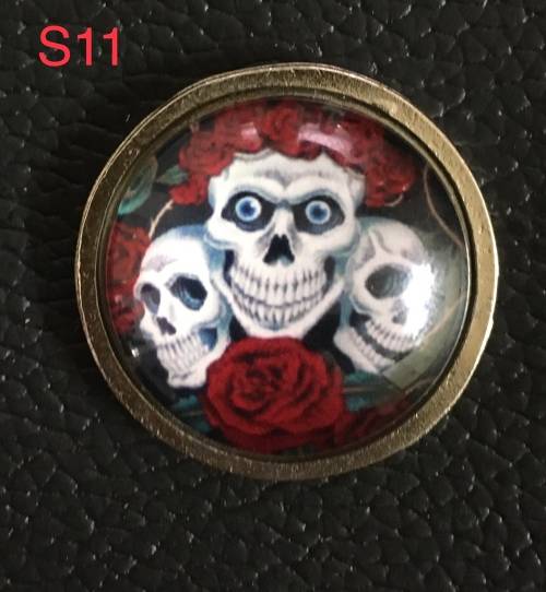 Quality Skulls with roses dome pin on metal with screw