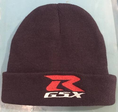 Knitted beanie with R GSX design
