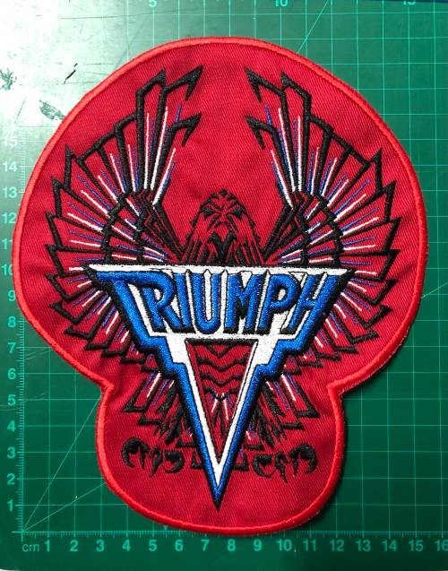 BDG935 Triumph badge patch on RED 19cm x 16.5cm