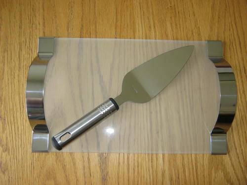 2 PIECE CAKE TRAY WITH TEMPERED GLASS AND SERVER
