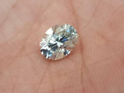 **PREMIUM** 1CT OVAL SHAPE VVS G MOISSANITE DIAMOND - SUPERB LUSTER