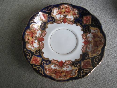 SUPERB ROYAL ALBERT HEIRLOOM  TEA SET 21  PIECES, 6 TRIOS, CAKE PLATE, SUGAR BOWL, MILK JUG