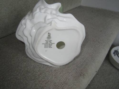 ATTRACTIVE ROYAL DOULTON FIGURINE FAIR LADY