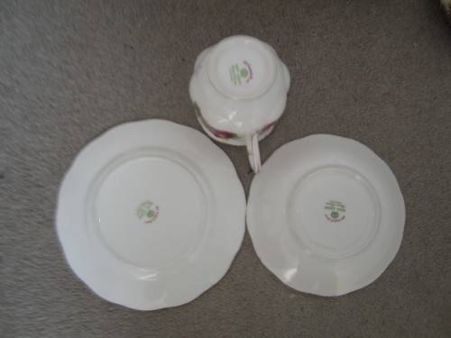 ROYAL ALBERT OLD COUNTRY ROSES TRIO CUP SAUCER & TEA PLATE
