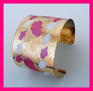 GORGEOUS GOLD CUFF BRACELET