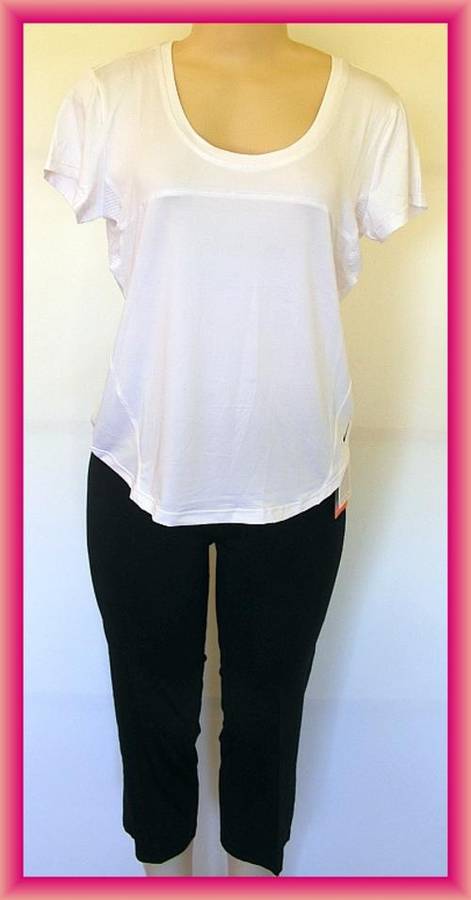 NIKE SPORTS SUIT - PANTS AND TOP - SIZE: LARGE